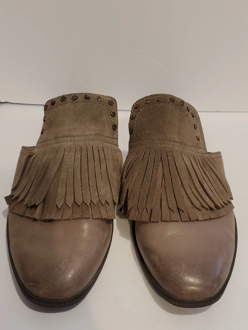 OTBT Gleam Leather Fringe Mules In Taupe Size 7.5M - Picture 3 of 11